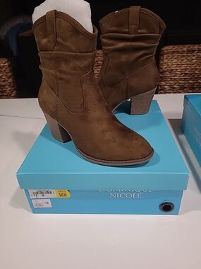 Dominique Nicole  Ankle Boots Dark Brown Womens Size 7.5M NWB
